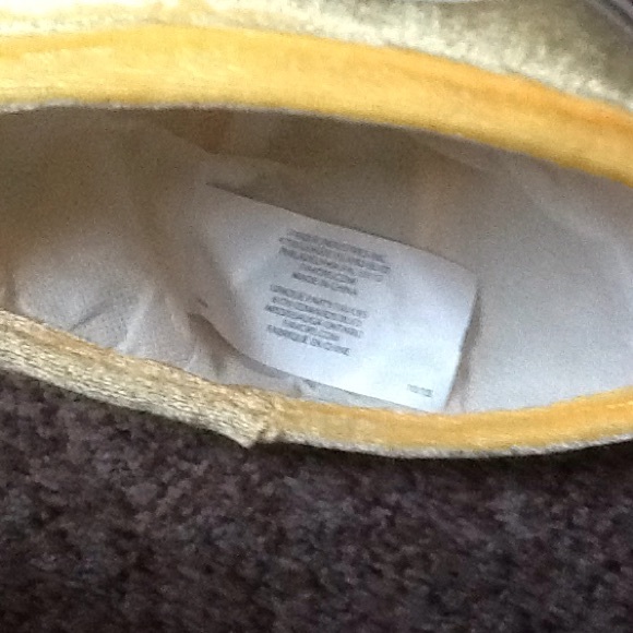 Minion Character Hat, EUC - Picture 4 of 6